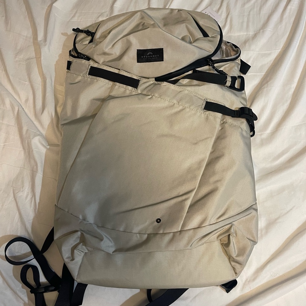 Dynamic Large Sand doughnut backpack brand new.